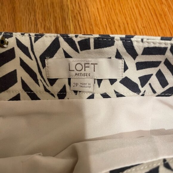 Loft pencil skirt size 2P - Picture 2 of 2